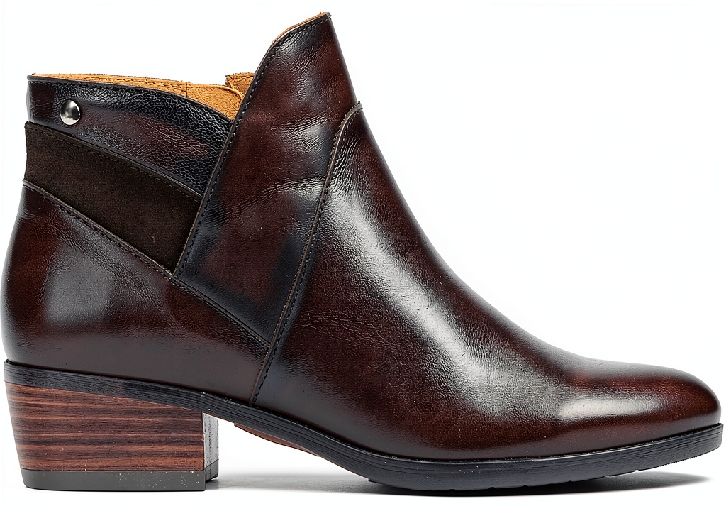 Stiefelette Pikolinos en cuir vue de côté